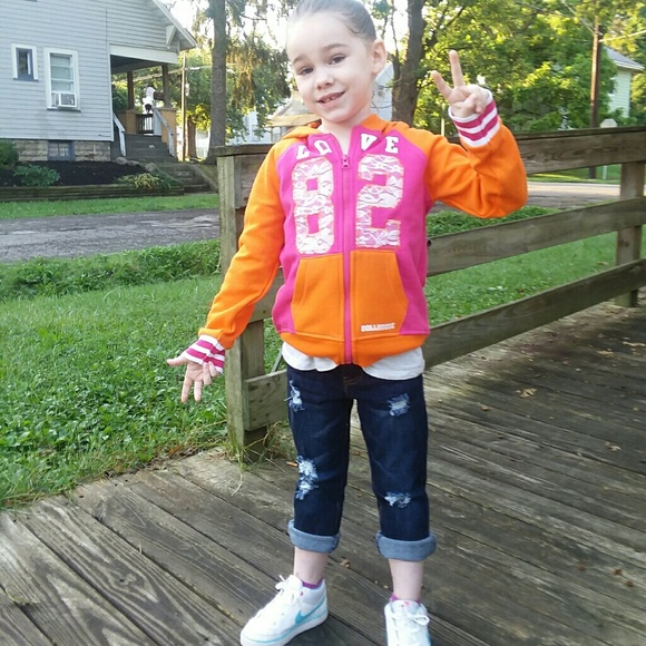 Meet your Posher, Melanie - Picture 2 of 3